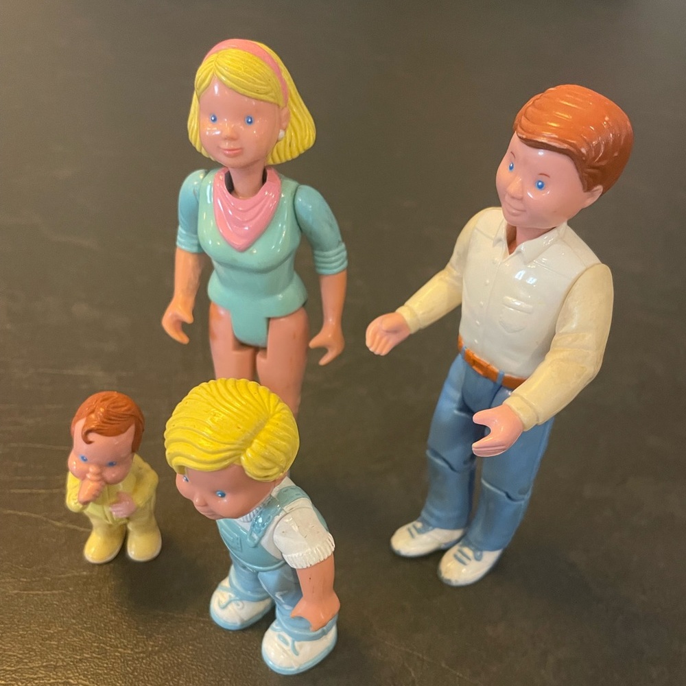 Vintage Loving Family Dollhouse Plastic Figures Set of 4 Mother Father B…